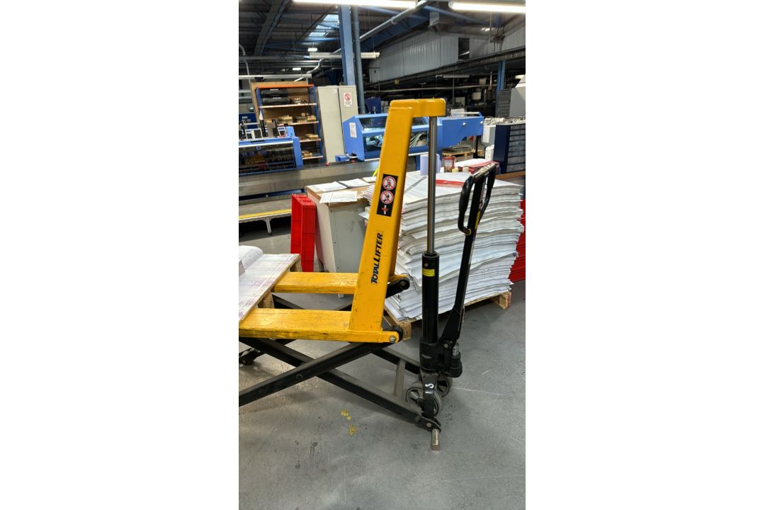 Total Lifter High Lift Pallet Truck - Image 3 of 5