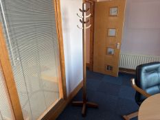 *NO RESERVE* Wooden Coat Stand