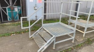 *NO RESERVE* Metal Pedestal Step Gantry