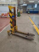 *NO RESERVE* BT B1 SV 06 Pallet Truck/Lifter