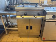 *NO RESERVE* Lincat Twin Tank Freestanding Electric Fryer