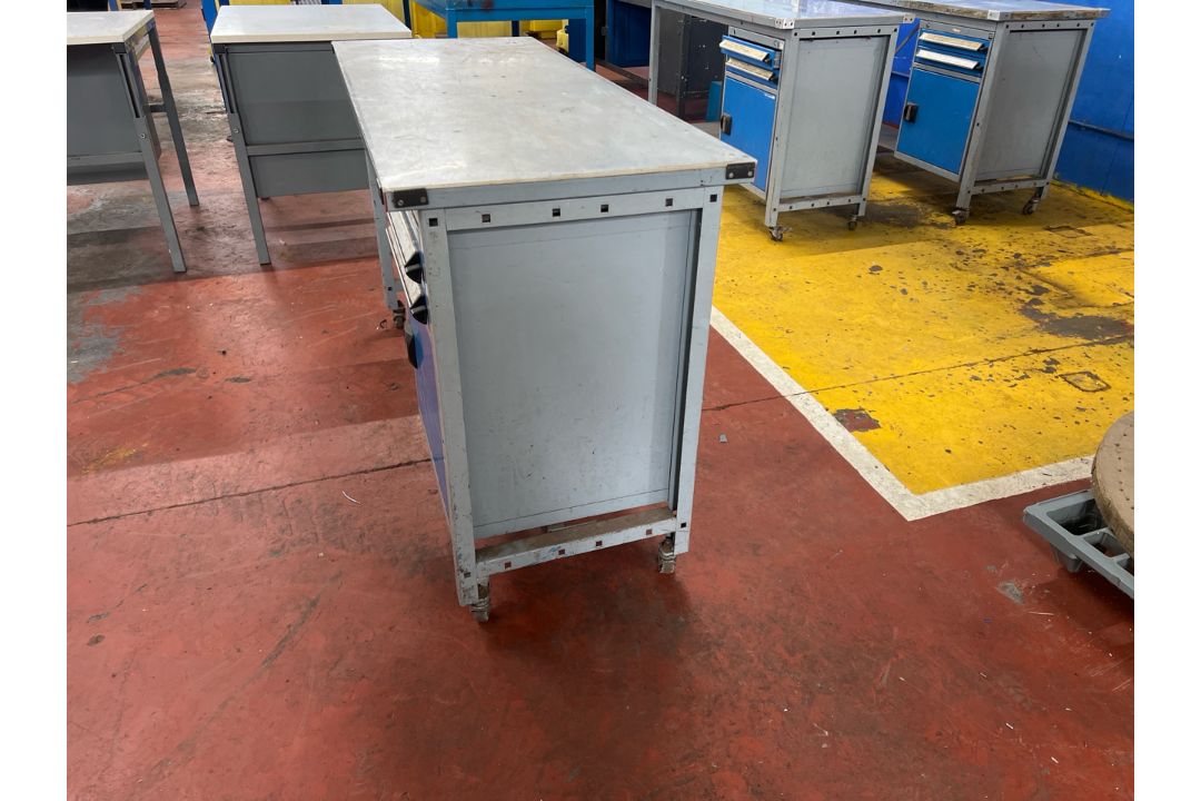 *NO RESERVE* Grey Metal Work Table With Drawers - Image 4 of 7