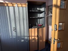 *NO RESERVE* Wooden Display Cupboard