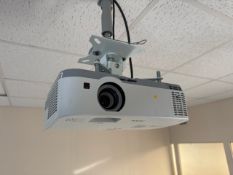 *NO RESERVE* NEC ME301X Projector and Pull Down Screen