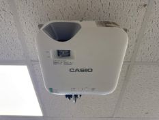 *NO RESERVE* Casio Projector and Pull Down Screen