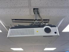 *NO RESERVE* Sanyo ProectraX Projector and Hitachi Starboard Screen
