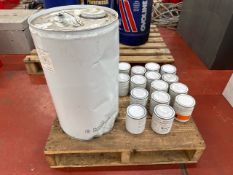 *NO RESERVE* Pallet of Paint, 16 x White Metal Paint, 1 5l Tin Of Enamel Paint & 1 x25l Floor Paint