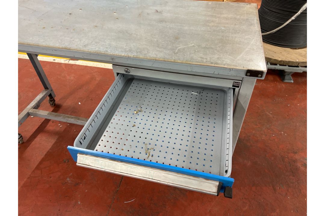 *NO RESERVE* Grey Metal Work Table With Drawers - Image 5 of 7