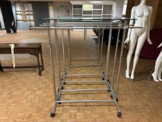 Mobile Glass Top Retail Rails x6