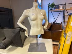 Tommy Hilfiger Half Mannequin