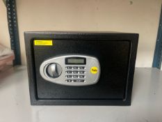 Yale Electronic Combination Safe