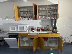 Kitchenette & Contents