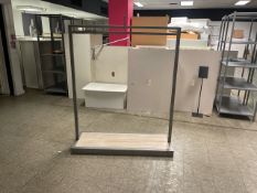 Merchandising Gondola