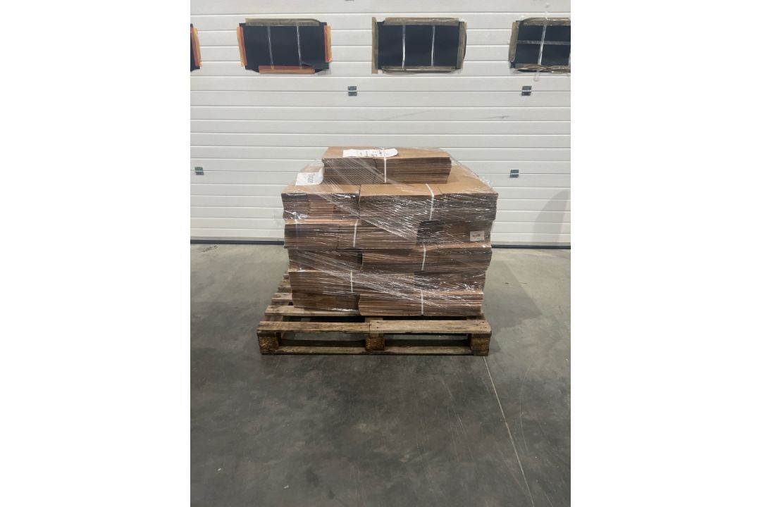 Cardboard Flat Pack boxes x 400 - 38.5cm x 27cm x 10.5cm - Image 2 of 3