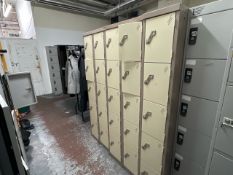 Set of 5 Locker Towers Comprising 25 Lockers