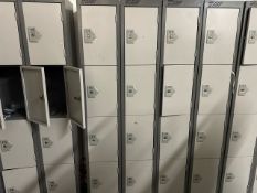 Set of 5 Locker Towers Comprising 20 Lockers