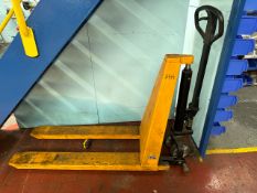 NO RESERVE - High Lift Pump Truck 1000 kg
