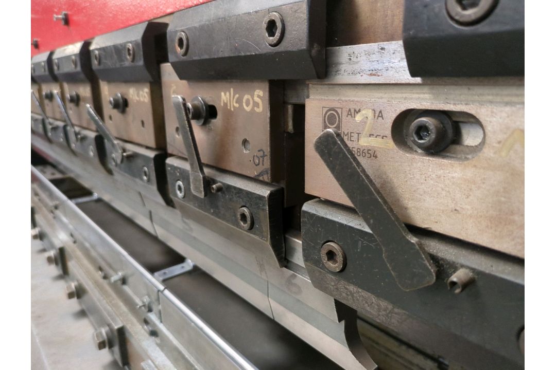 1995, PRESS BRAKES (AMADA) ITS - Image 19 of 19