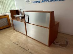 NO RESERVE - Reception Desk