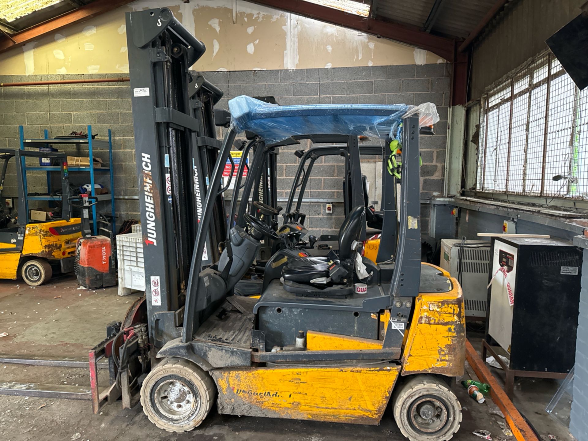 Jungheinrich 6 HPZS 750 Forklift - Image 2 of 17