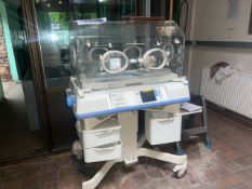 Isolette C2000 Infant Incubator