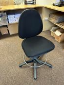 NO RESERVE Static Chairs x2