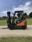 2015 - DOOSAN, Gas Forklift Truck (Triple Mast - Container Spec with Side Shift)