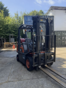 NISSAN - Gas Forklift Truck (Duplex Mast with Sideshift) - 11,531 hours