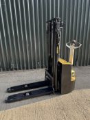 2017 - CATERPILLAR 1200kg Electric Pallet Stacker Forklift