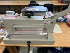 ** NO RESERVE ** Ideal 4705 Professional Guillotine