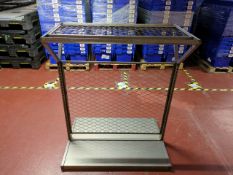 NO RESERVE - Urban Garment Stand