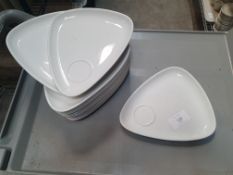 18 x triangle snack/ cake and coffee plates