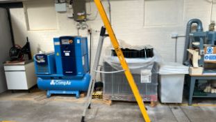 No Reserve - Svelt Yellow Ladders