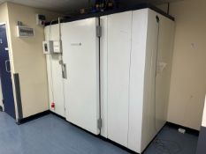 NO RESERVE Hemsec Constant Temperature Room