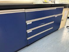 No Reserve - Bank Of 8 x Storage Units