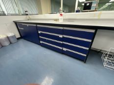 No Reserve - Bank Of 4 x Storage Units