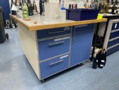 No Reserve - Island Storage Unit
