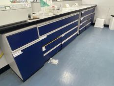 No Reserve - Bank Of 8 x Storage Units