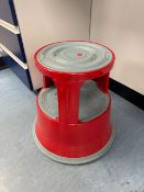 NO RESERVE Kickstool