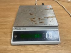 No Reserve - Prescia 6000D Digital Weighing Scales