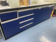 No Reserve - Bank Of 6 x Storage Units