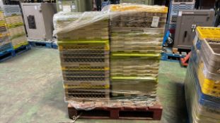 NO RESERVE, Pallet of Plastic Glass Racks