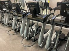 True Fitness Cross Trainer 900