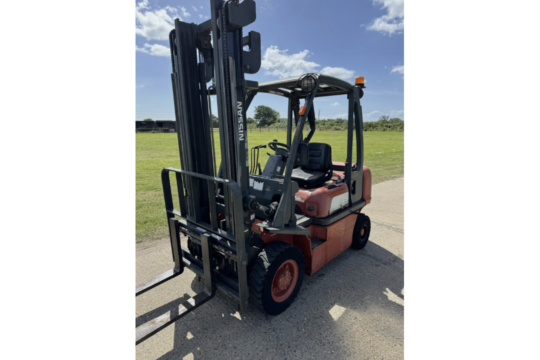NISSAN, Diesel Forklift Truck (2.5 Tonne - 5300 hours) - Image 1 of 6