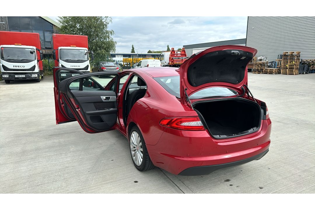 2015, JAGUAR XF/X250 (Automatic) 5 Door Saloon - 50,596 miles - Image 21 of 44