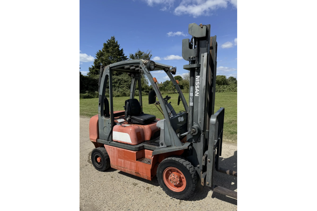 NISSAN, Diesel Forklift Truck (2.5 Tonne - 5300 hours) - Image 2 of 6