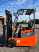 2008, TOYOTA - 1.3 Tonne 3W Electric Forklift (3,832 hours)