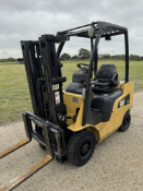CATERPILLAR, 2 Tonne - Diesel Forklift (container spec - 8304 hours)