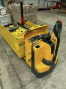JUNGHEINRICH EJE 225 Electrics Pallet Pump Truck + JB FABRICATIONS Pallet Truck Battery Tugger