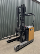 2009, YALE - MR16 Electric Reach Truck / Forklift (600 hours)